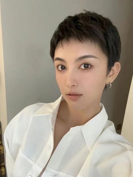 假小子发型，女生也能很帅气——假小子发型，你值得尝试