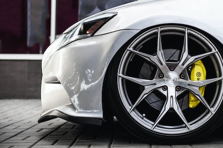 自动挡汽车档位介绍(自动挡汽车档位介绍，详解汽车的挡位结构及使用技巧)