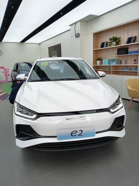 比亚迪两厢，比亚迪两厢——为城市而生的黑科技小车