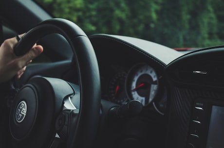 丰田ae86多少钱一辆(丰田AE86多少钱一辆？解析AE86的市场价格)