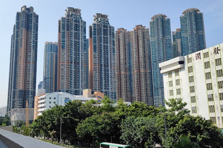 龙潜都市(龙潜都市:一个古城的现代面貌)