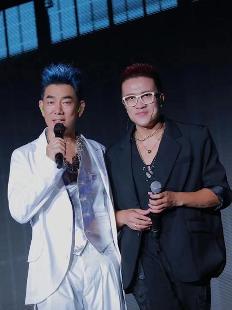 任贤齐儿子，任贤齐儿子首次亮相被赞长得帅气可爱