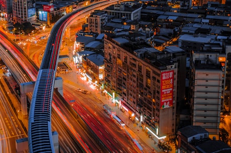 温州皮肤病医院 宣传的铝板跟玻璃幕墙看不到了