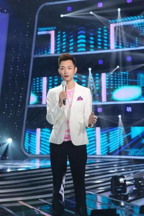 赵音奇，才20岁的小型歌手赵音奇是继韩红、毛阿敏之后的又一位弃考北大清华成才的明星！