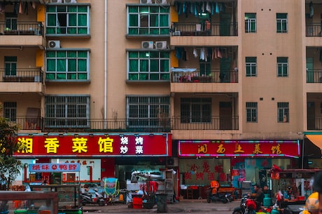 广州brt(广州BRT:世界上最长的快速大型巴士快速公交系统)