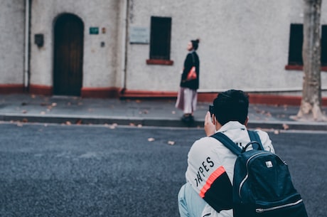 为谁风露立中宵(为谁风露立中宵，诠释中秋节万家团圆)