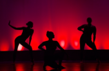 独具魅力的板凳舞：跨越文化的舞蹈艺术
